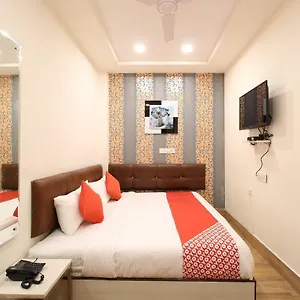 Oyo Flagship 41002 Vijay Palace Sws Amer